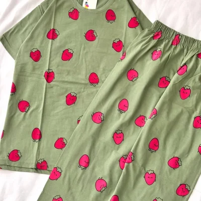 ست تیشرت شلوار توتفرنگی ۰۲۰۱۰۵۷