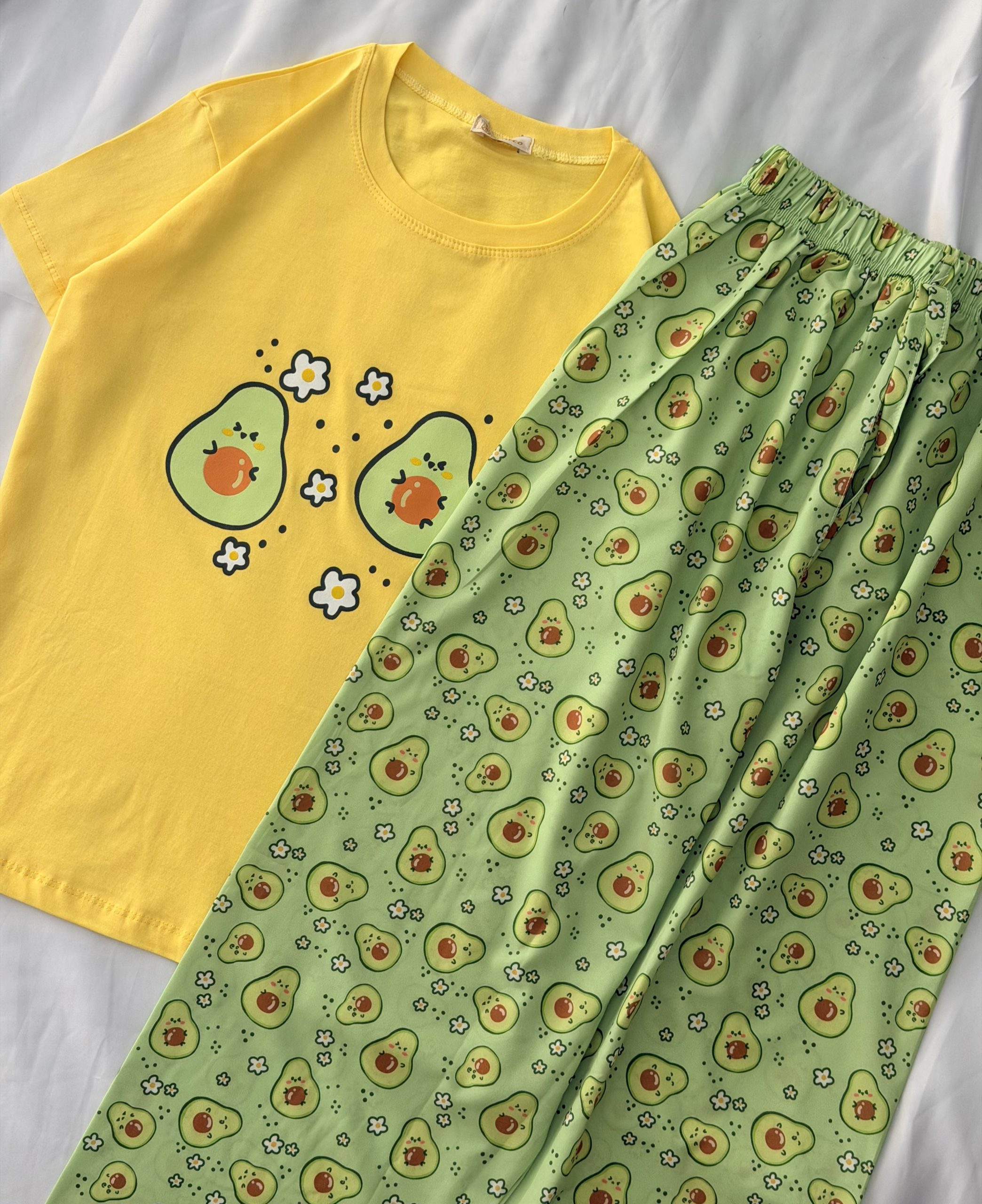 IMG_4828 ست تیشرت شلوار کد ۰۳۰۱۰۹ - تصویر 1