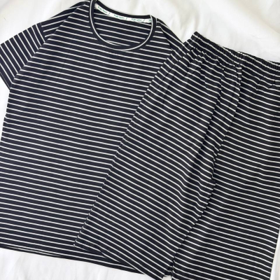 ست تیشرت شلوارک راه راه کد ۰۳۰۱۳۷