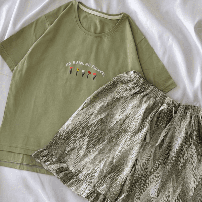 ست تیشرت شلوارک چیندار کد ۰۳۰۱۳۹